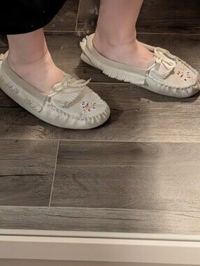 Laurentian Chief Moccasins Beaded With Fringes  Size L 8-9. Vintage. Distressed.